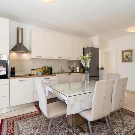 Lägenhet With Wifi Sumpetar, Omis - 12356 Jesenice (Split-Dalmatia)